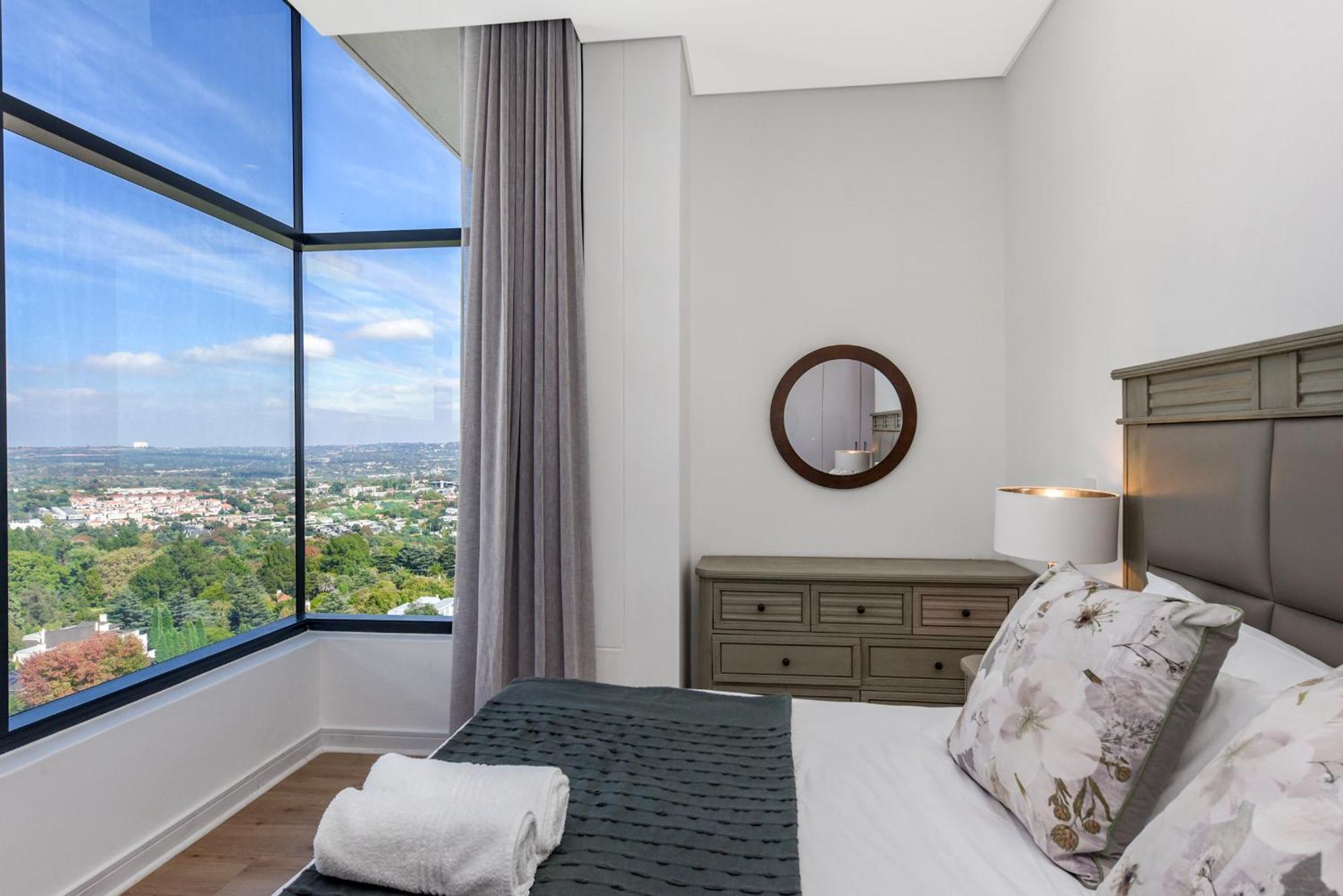 Illovo Apartment *